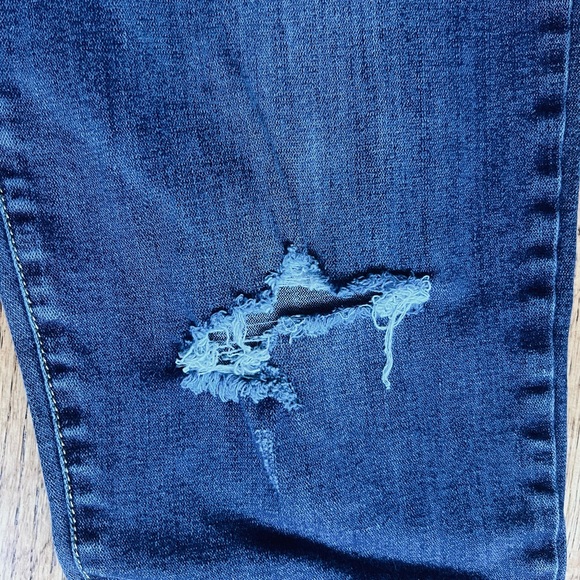 AMERICAN RAG DISTRESSED JEANS - Picture 2 of 8